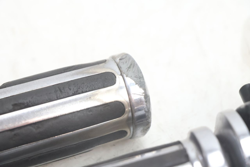 photo de CONMUTADOR DERECHA YAMAHA XV VIRAGO 535 (1988 - 2004) - Detalles de los puntos de fijación