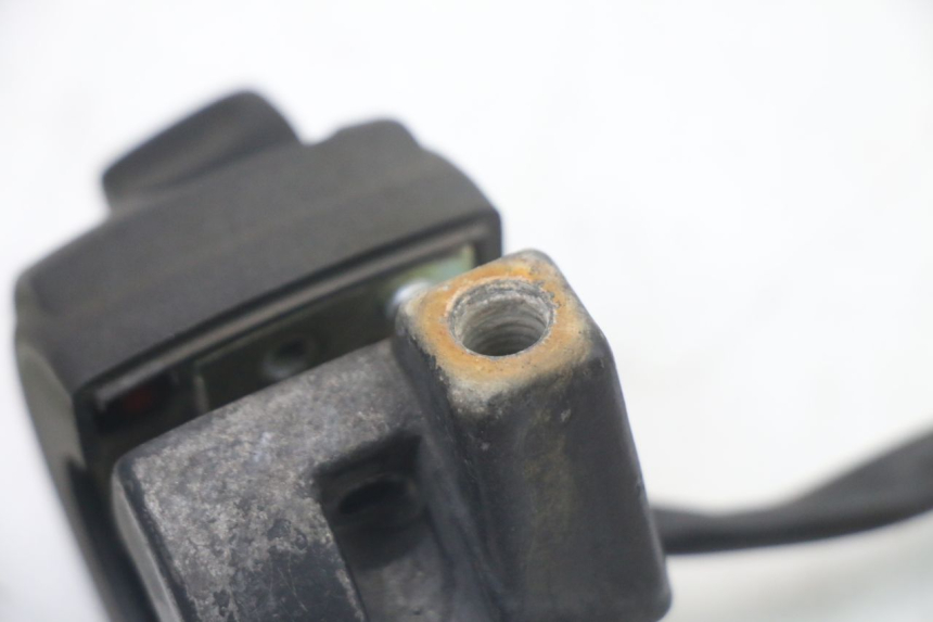 photo de CONMUTADOR DERECHA YAMAHA BW'S NG NEXT GENERATION 50 (1996 - 2003) - Detalles de los puntos de fijación