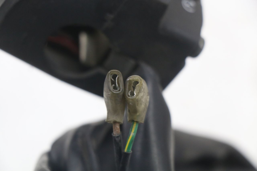 photo de INTERRUPTOR DERECHO YAMAHA FJR ABS 1300 (2006 - 2012) - Estado de la superficie y material