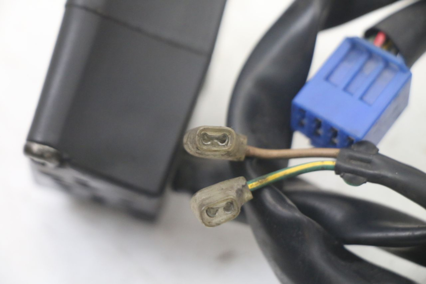 photo de INTERRUPTOR DERECHO YAMAHA FZS FAZER 600 (2001 - 2003) - Vista general del producto