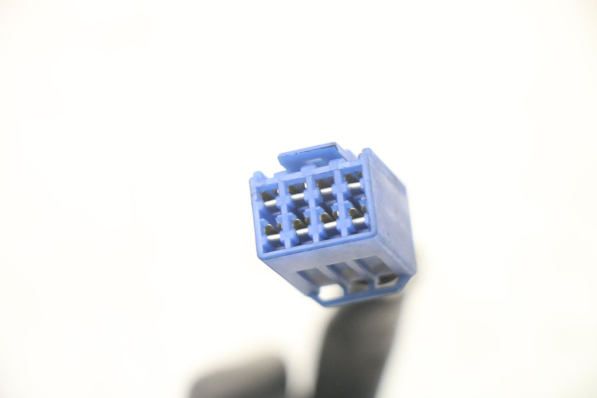 photo de INTERRUPTOR DERECHO YAMAHA FZS FAZER 600 (2001 - 2003) - Estado de la superficie y material