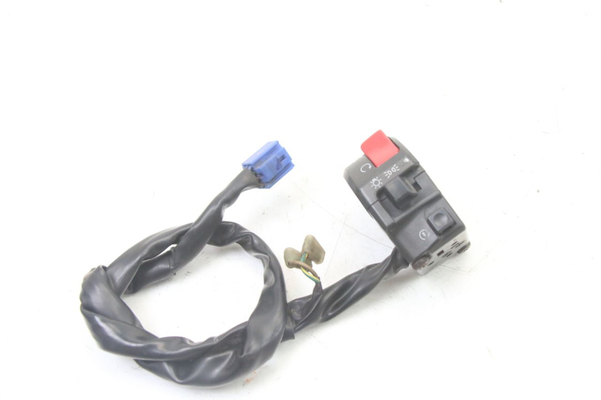 photo de INTERRUPTOR DERECHO YAMAHA FZS FAZER 600 (2001 - 2003) - Zoom estado de uso