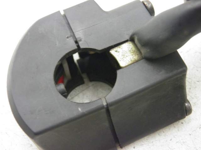 photo de CONMUTADOR DERECHA YAMAHA XJS DIVERSION 600 (2000 - 2003) - Detalles de los puntos de fijación