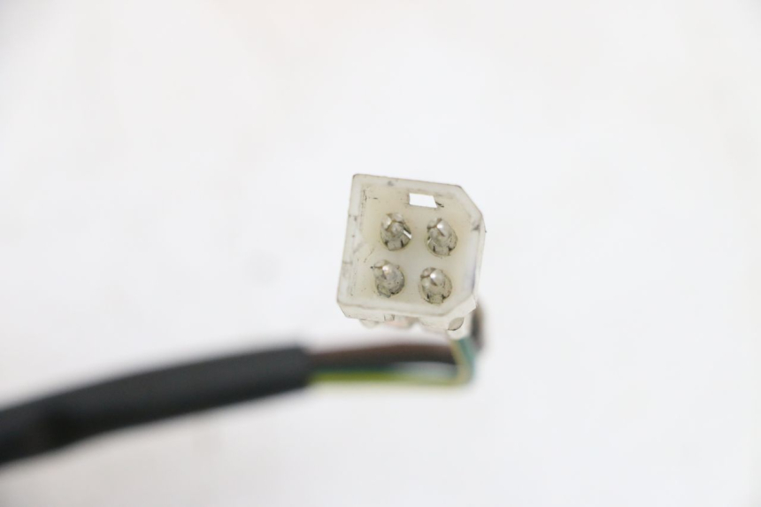 photo de INTERRUPTOR DERECHO YAMAHA YP MAJESTY 125 (2007 - 2010) - Otra perspectiva