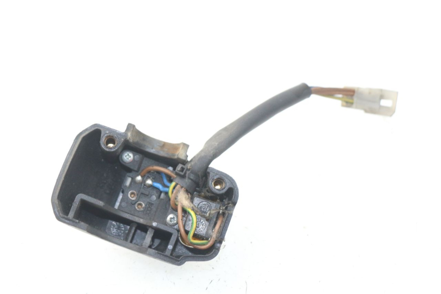 photo de INTERRUPTOR DERECHO YAMAHA YP MAJESTY 125 (1998 - 2001) - Detalle de la pieza