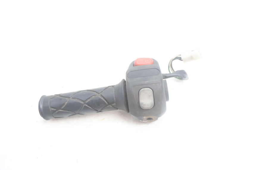 photo de INTERRUPTOR DERECHO YAMAHA YP MAJESTY 125 (2002 - 2006) - Zoom estado de uso
