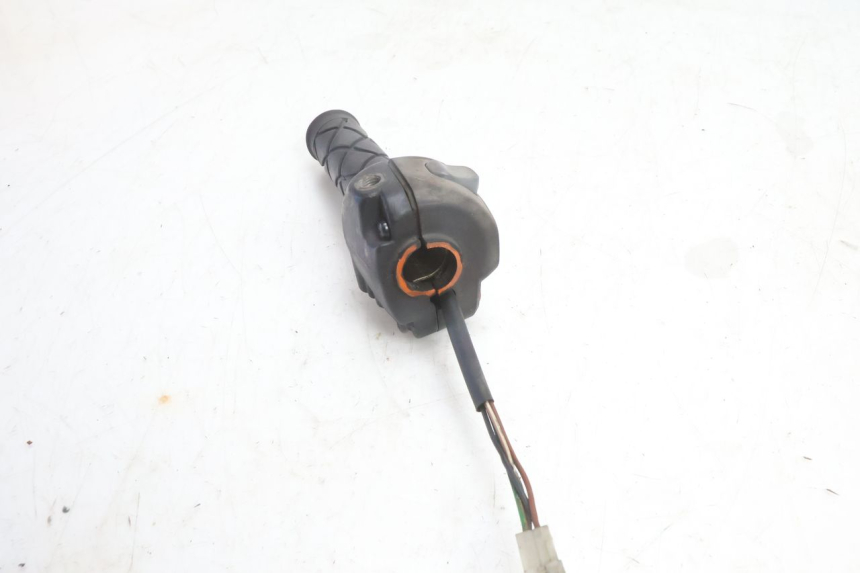 photo de INTERRUPTOR DERECHO YAMAHA YP MAJESTY 125 (2007 - 2010) - Vista general del producto