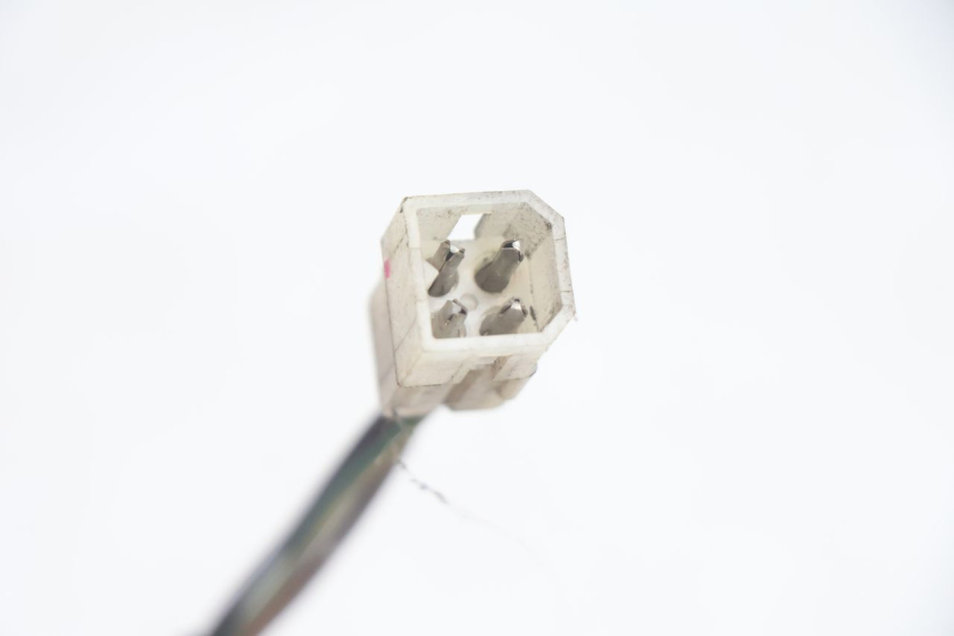 photo de INTERRUPTOR DERECHO YAMAHA YP MAJESTY 125 (2002 - 2006) - Estado de la superficie y material