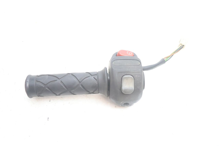 photo de INTERRUPTOR DERECHO YAMAHA YP MAJESTY 125 (2002 - 2006) - Vista general del producto