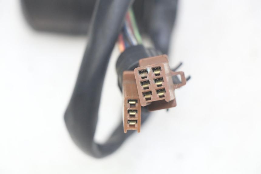 photo de INTERRUPTOR DERECHO YAMAHA YZF R THUNDERCAT 600 (1996 - 2003) - Zoom estado de uso