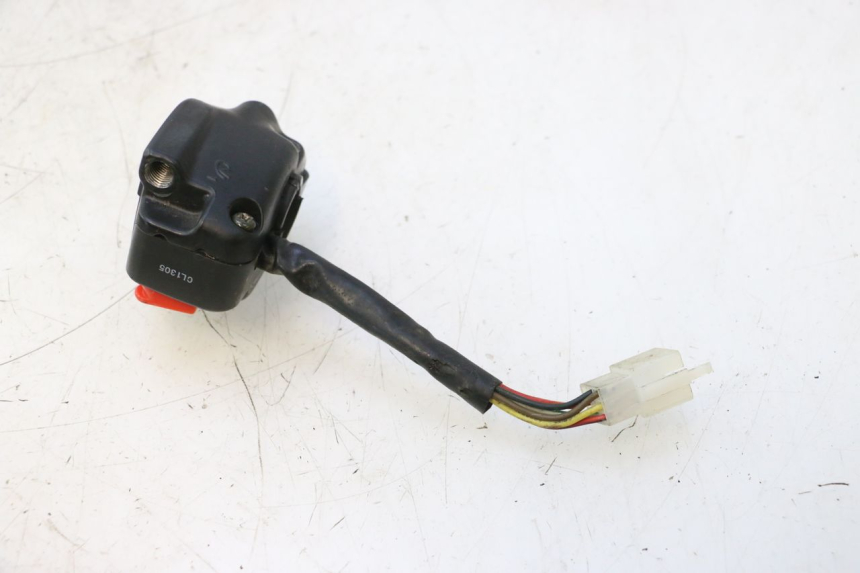photo de INTERRUPTOR DERECHO UNIVERSAL BIKE ZN50QT-11B 50 (2018 - 2021) - Zoom estado de uso