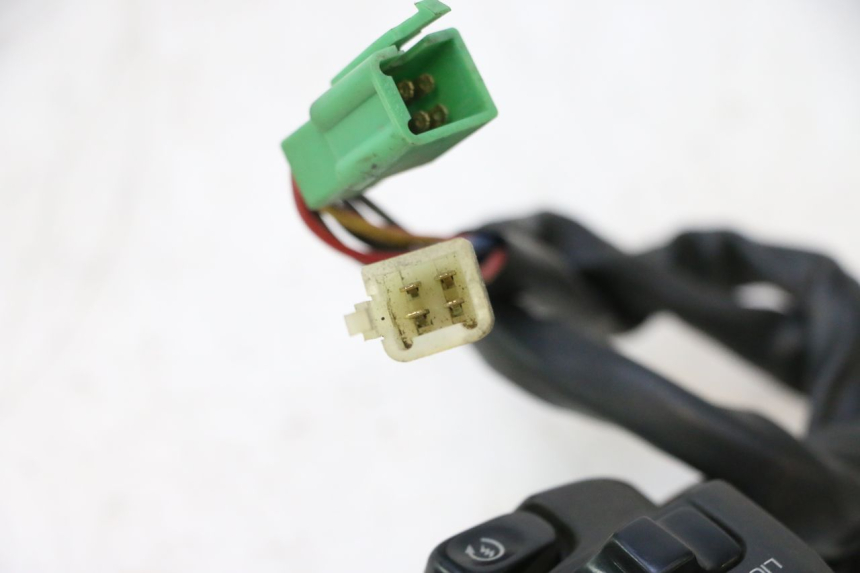 photo de CONMUTADOR DERECHA KAWASAKI ZX-6R ZX6R 600 (1995 - 1997) - Detalle de la pieza