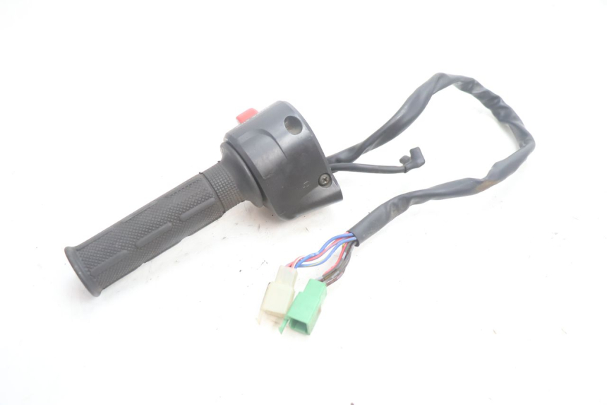 photo de CONMUTADOR DERECHA KAWASAKI ZX-6R ZX6R 600 (1995 - 1997) - Primer plano técnico