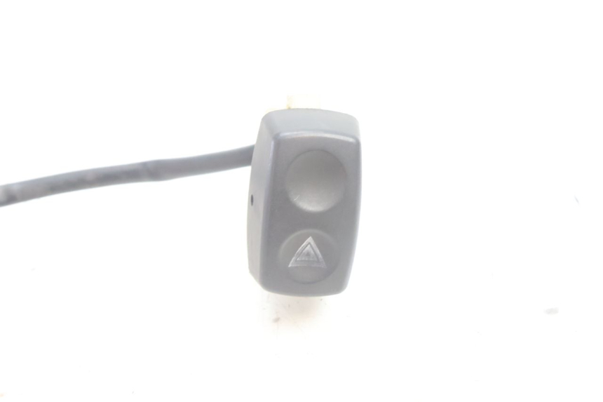 photo de CONMUTADOR LUCES EMERGENCIA BMW C1 125 (2000 - 2003) - Detalle de la pieza