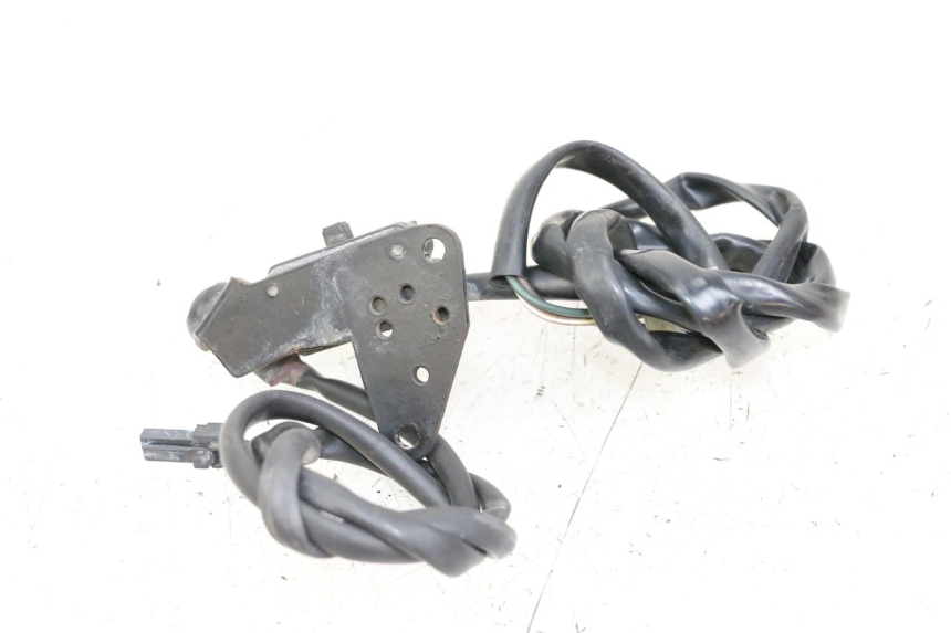 photo de CONMUTADOR LUCES EMERGENCIA YAMAHA FJR ABS 1300 (2006 - 2012) - Primer plano técnico