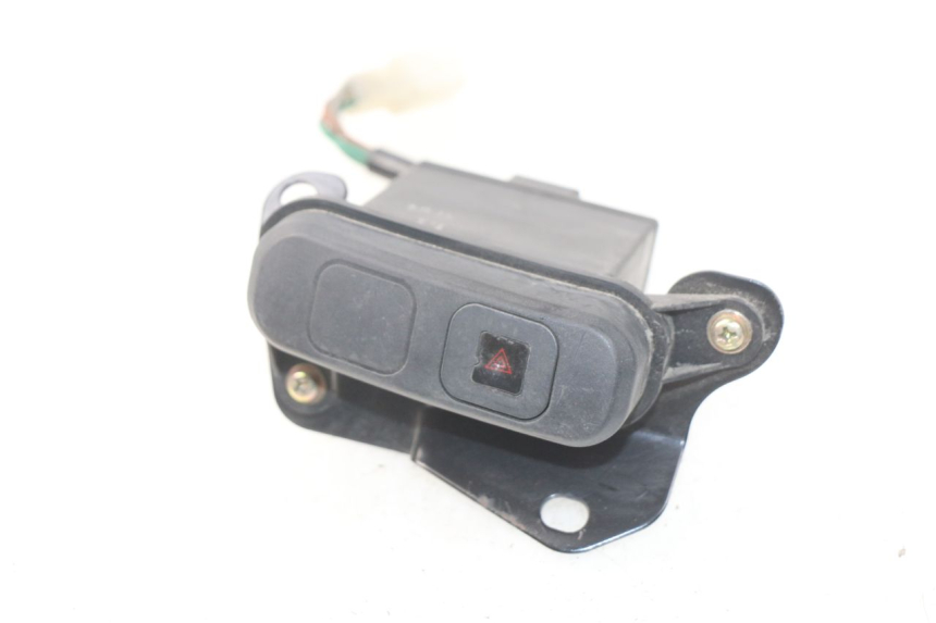 photo de CONMUTADOR LUCES EMERGENCIA SYM GTS EFI ABS 125 (2012 - 2016) - Vista principal