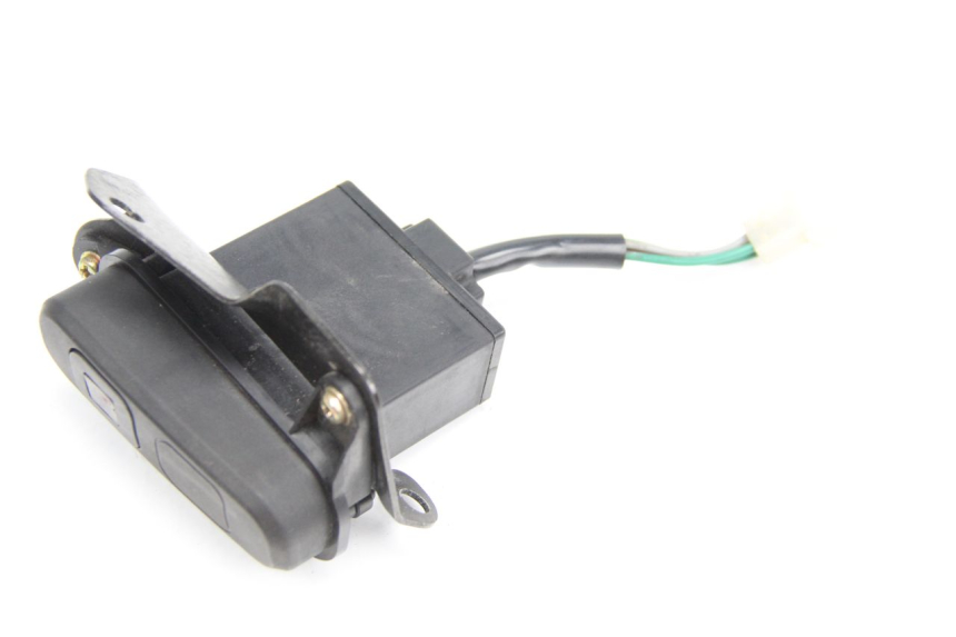 photo de CONMUTADOR LUCES EMERGENCIA SYM GTS EFI ABS 125 (2012 - 2016) - Otra perspectiva