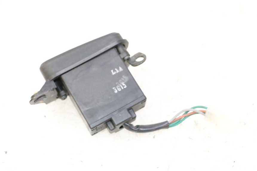 photo de CONMUTADOR LUCES EMERGENCIA SYM JOYMAX 125 (2010 - 2017) - Primer plano técnico