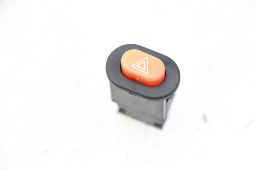 photo de CONMUTADOR LUCES EMERGENCIA LONGJIA SHARPY 125 (2020 - 2024) - Vista principal