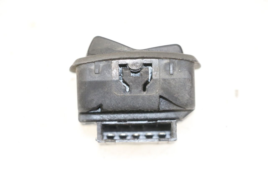 photo de CONMUTADOR LUCES EMERGENCIA PEUGEOT BELVILLE 125 (2017 - 2021) - Zoom estado de uso