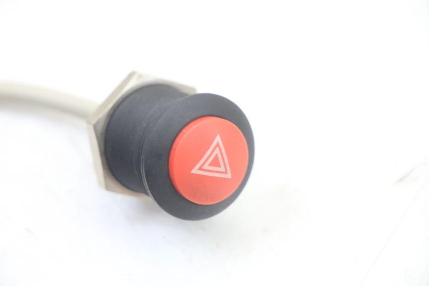 photo de CONMUTADOR LUCES EMERGENCIA LIGIER PULSE 3 1 (2014 - 2020) - Zoom estado de uso