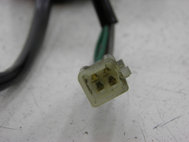 photo de CONMUTADOR LUCES EMERGENCIA SYM GTS 125 (2005 - 2008) - Zoom estado de uso