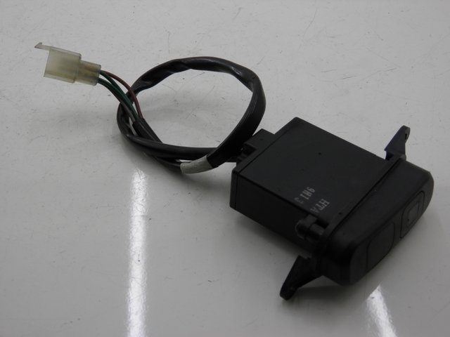 photo de CONMUTADOR LUCES EMERGENCIA SYM GTS EVO 125 (2009 - 2013) - Vista principal