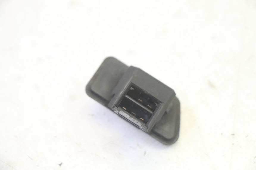 photo de CONMUTADOR DE LUCES DE EMERGENCIA YAMAHA X-MAX XMAX 250 (2006 - 2009) - Otra perspectiva