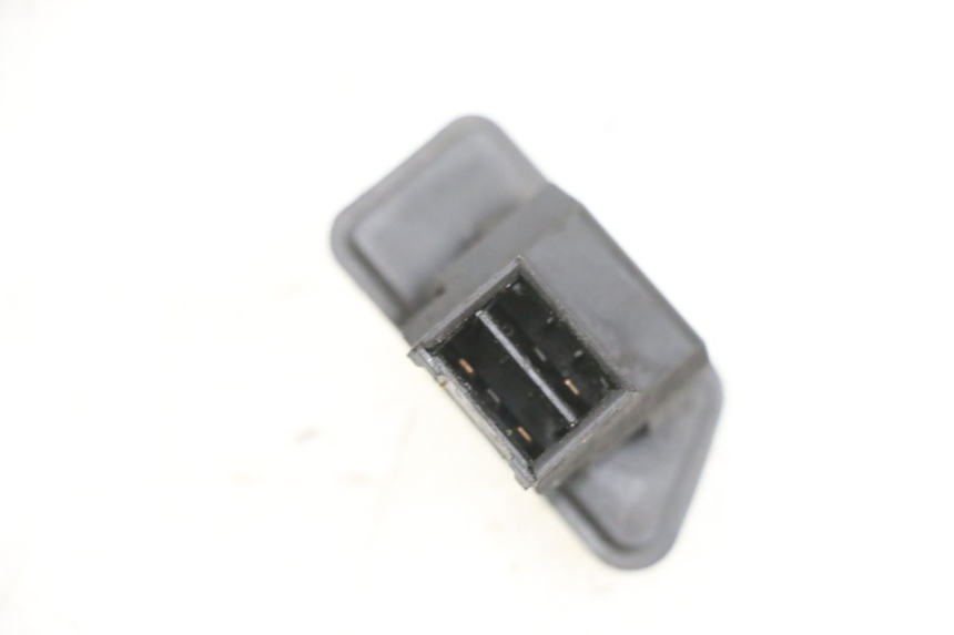 photo de CONMUTADOR DE LUCES DE EMERGENCIA YAMAHA XMAX X-MAX 125 (2006 - 2009) - Detalle de la pieza