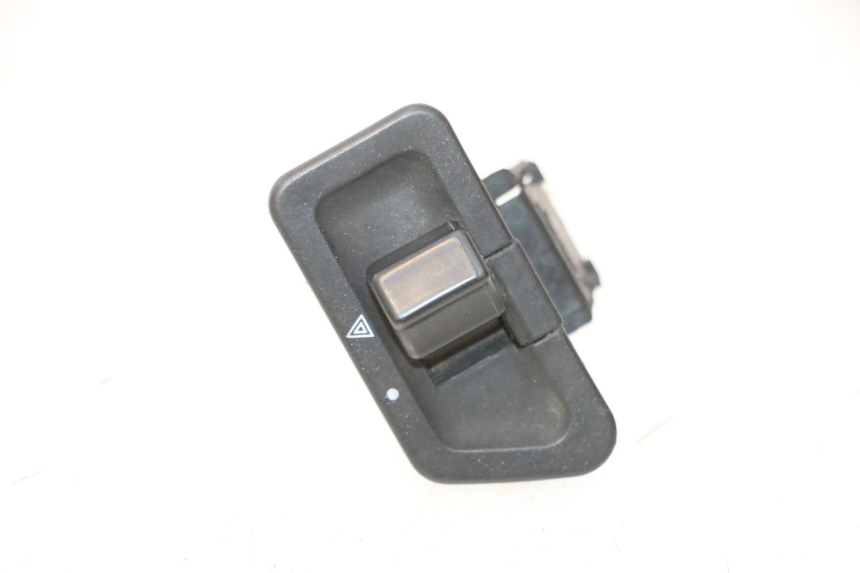 photo de CONMUTADOR DE LUCES DE EMERGENCIA YAMAHA XMAX X-MAX 125 (2006 - 2009) - Detalle de la pieza