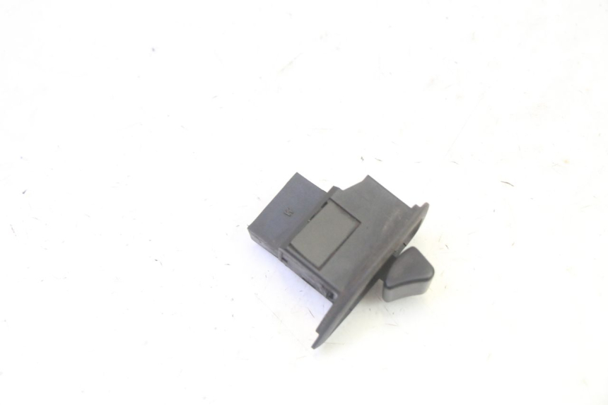 photo de CONMUTADOR DE LUCES DE EMERGENCIA PIAGGIO XEVO - X EVO 125 (2007 - 2017) - Detalle de la pieza