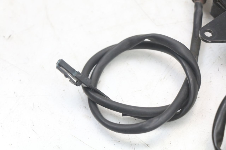 photo de CONMUTADOR LUCES EMERGENCIA YAMAHA FJR ABS 1300 (2006 - 2012) - Estado de la superficie y material