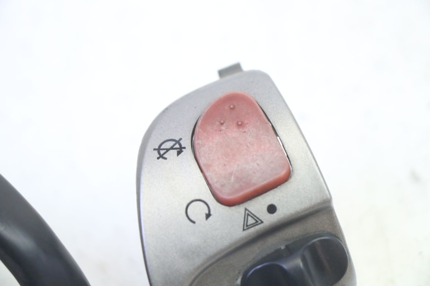 photo de CONMUTADOR IZQUIERDA QUADRO 4 4D 350 (2015 - 2018) - Detalle de la pieza