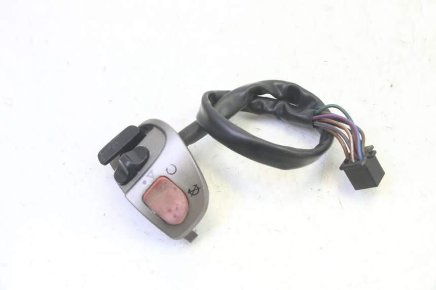 photo de CONMUTADOR IZQUIERDA QUADRO 4 4D 350 (2015 - 2018) - Otra perspectiva