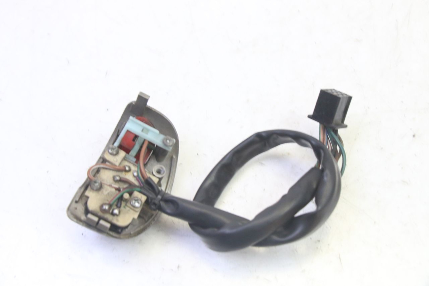 photo de CONMUTADOR IZQUIERDA QUADRO 4 4D 350 (2015 - 2018) - Primer plano técnico