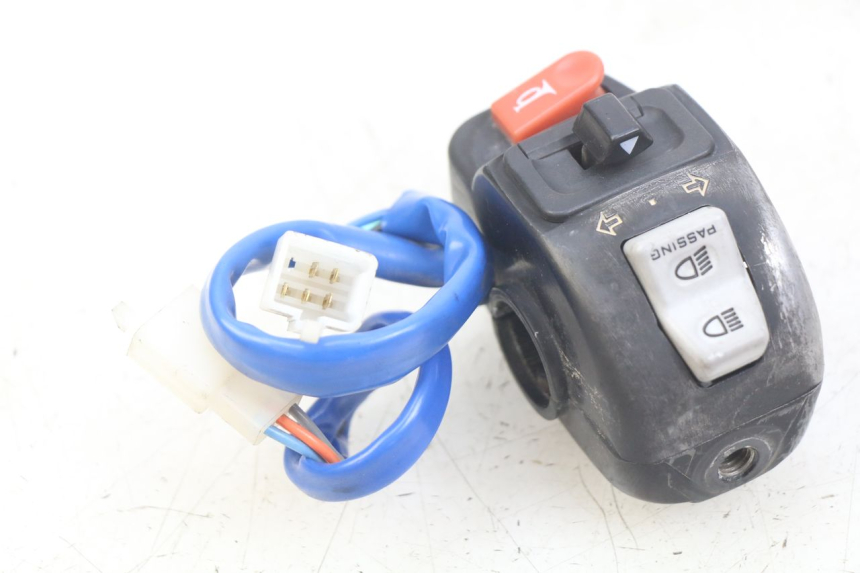 photo de INTERRUPTOR DE LUCES IZQUIERDO KYMCO AGILITY 16+ 4T 50 (2018 - 2023) - Detalle de la pieza