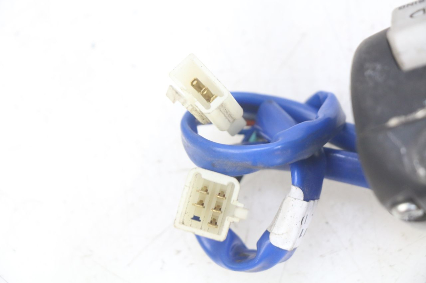 photo de INTERRUPTOR DE LUCES IZQUIERDO KYMCO AGILITY 16+ 4T 50 (2018 - 2023) - Detalle de la pieza