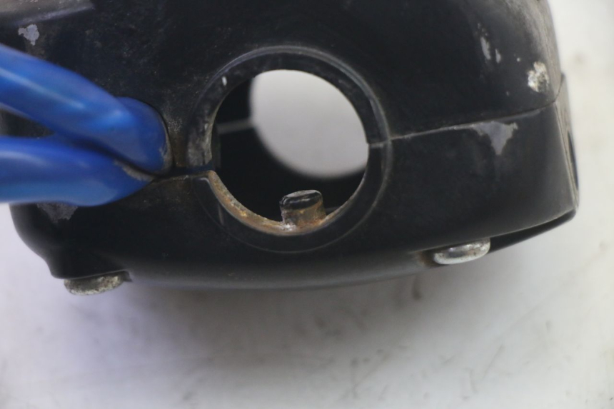 photo de INTERRUPTOR DE LUCES IZQUIERDO KYMCO AGILITY 16+ 4T 50 (2018 - 2023) - Estado de la superficie y material