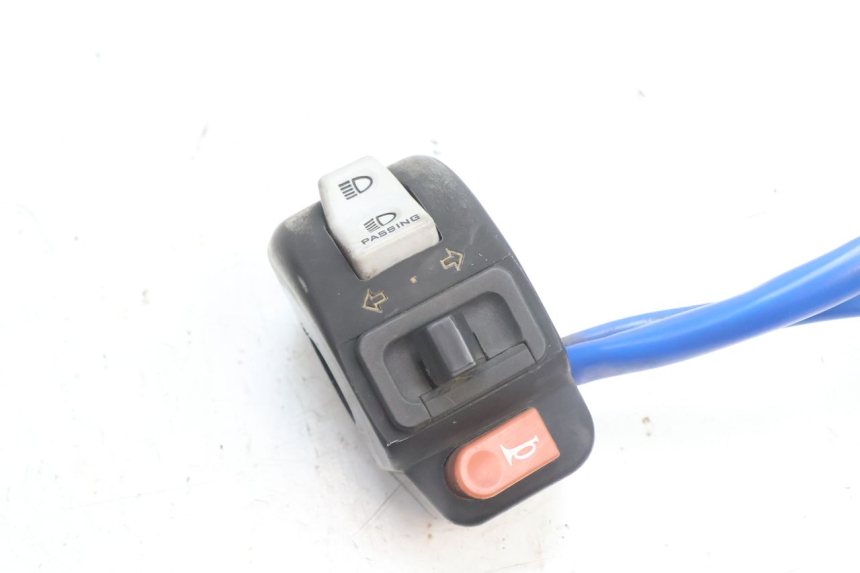 photo de INTERRUPTOR DE LUCES IZQUIERDO KYMCO AGILITY 16+ 4T 50 (2018 - 2023) - Detalle de la pieza