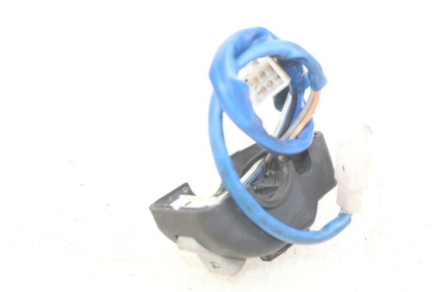 photo de INTERRUPTOR DE LUCES IZQUIERDO KYMCO AGILITY 4T 50 (2005 - 2018) - Zoom estado de uso