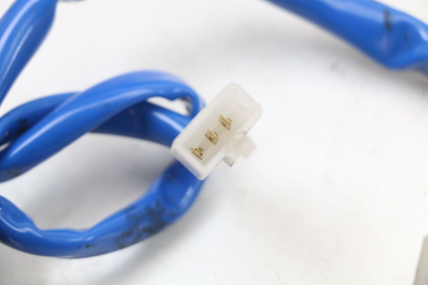 photo de INTERRUPTOR DE LUCES IZQUIERDO KYMCO AGILITY 4T 50 (2005 - 2018) - Detalles de los puntos de fijación