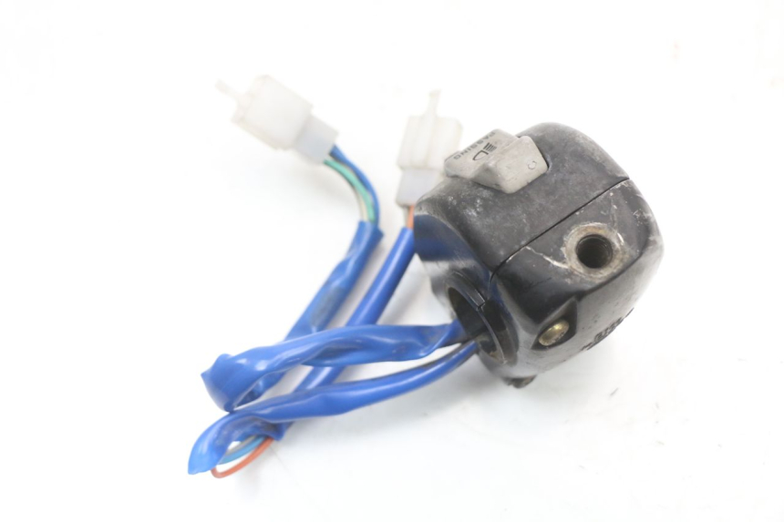 photo de INTERRUPTOR DE LUCES IZQUIERDO KYMCO AGILITY 4T 50 (2005 - 2018) - Otra perspectiva