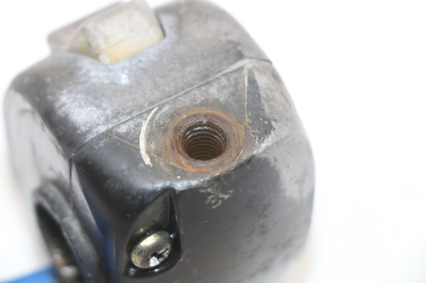 photo de INTERRUPTOR DE LUCES IZQUIERDO KYMCO AGILITY 4T 50 (2005 - 2018) - Primer plano técnico