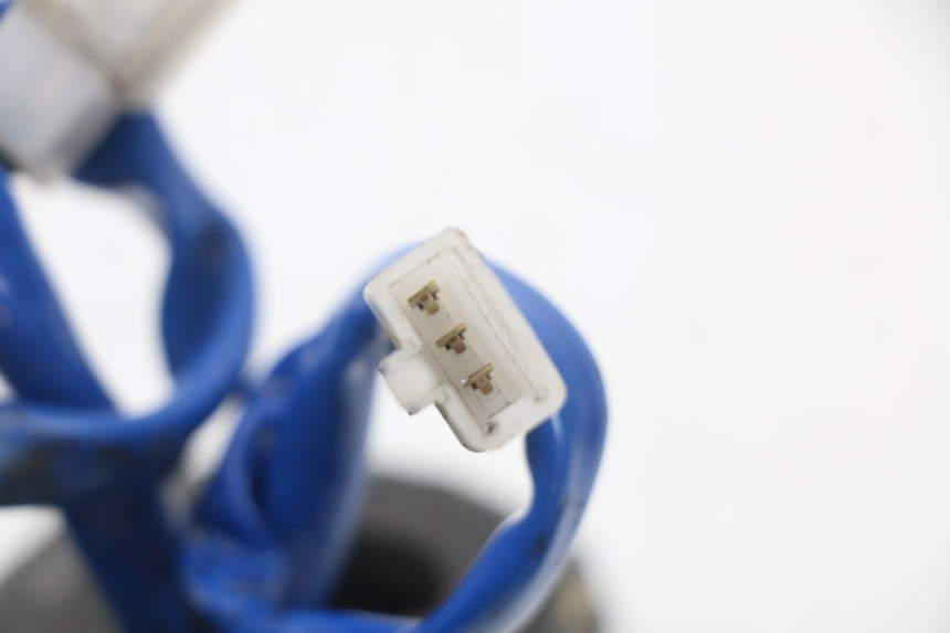 photo de INTERRUPTOR DE LUCES IZQUIERDO KYMCO AGILITY 4T 50 (2005 - 2018) - Estado de la superficie y material