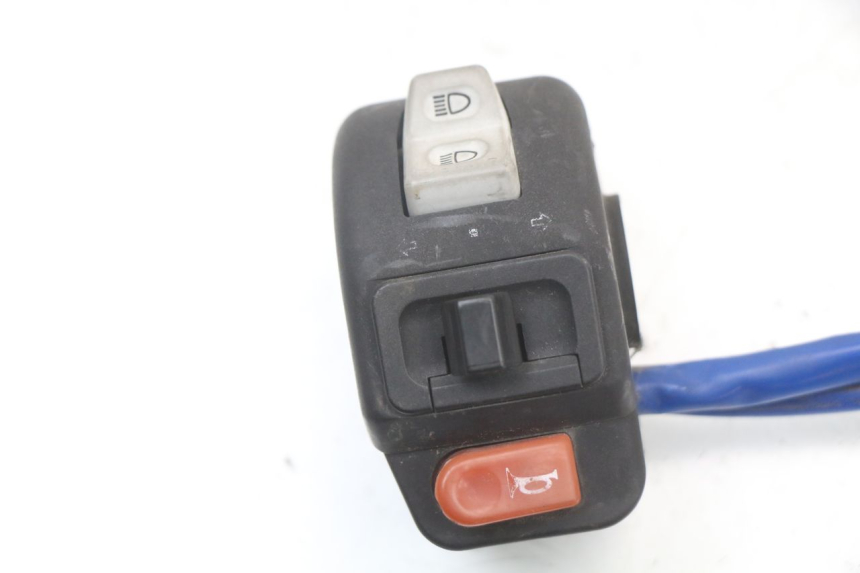 photo de INTERRUPTOR DE LUCES IZQUIERDO KYMCO AGILITY 4T 50 (2005 - 2018) - Detalle de la pieza