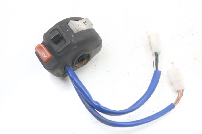 photo de INTERRUPTOR DE LUCES IZQUIERDO KYMCO AGILITY 4T 50 (2005 - 2018) - Zoom estado de uso