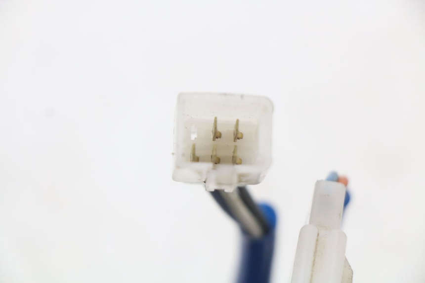 photo de INTERRUPTOR DE LUCES IZQUIERDO KYMCO AGILITY 4T 50 (2005 - 2018) - Estado de la superficie y material