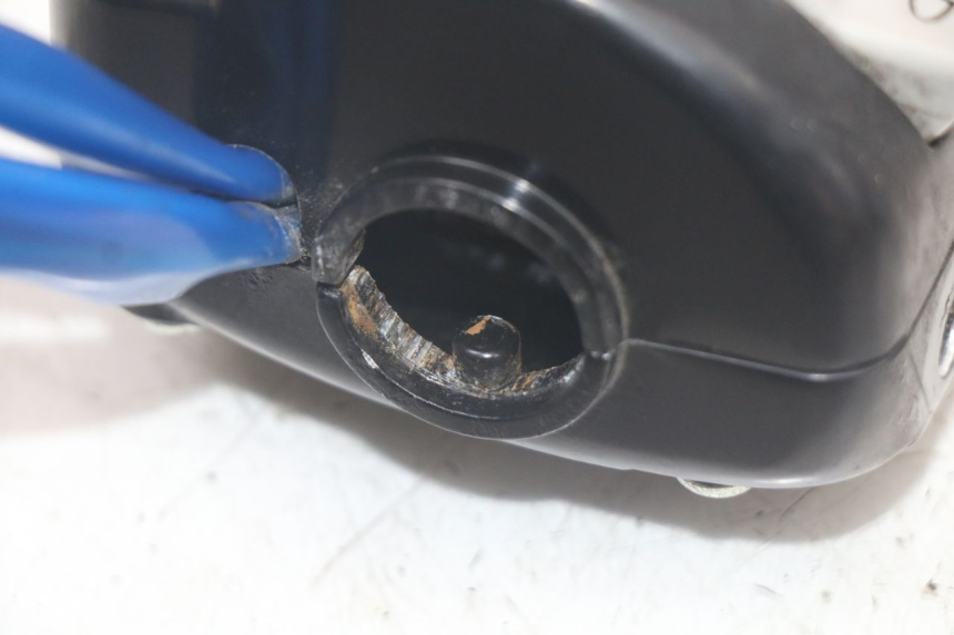 photo de INTERRUPTOR DE LUCES IZQUIERDO. KYMCO AGILITY 4T 50 (2018 - 2022) - Recambio usado revisado