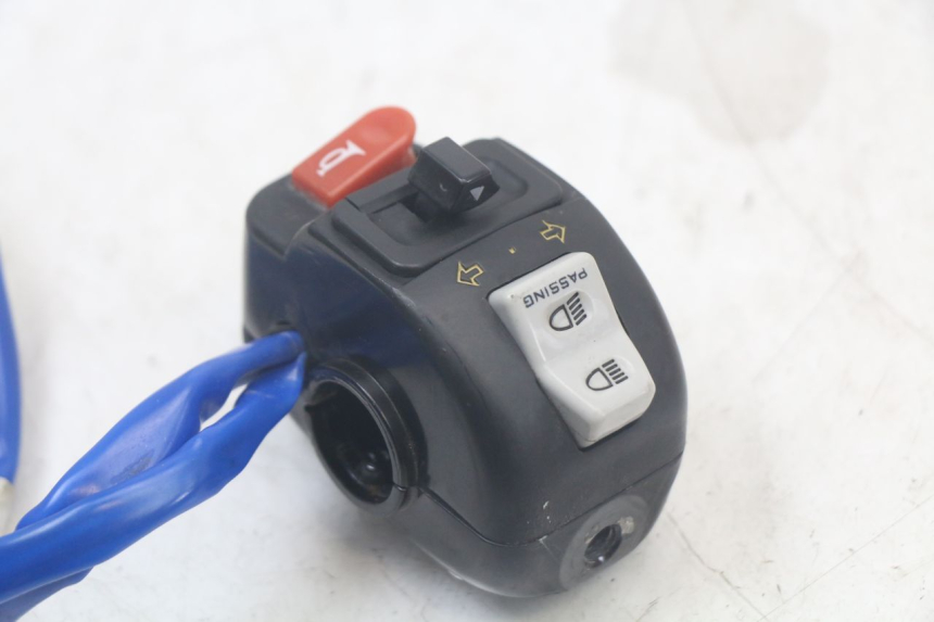 photo de INTERRUPTOR DE LUCES IZQUIERDO. KYMCO AGILITY 4T 50 (2018 - 2022) - Otra perspectiva