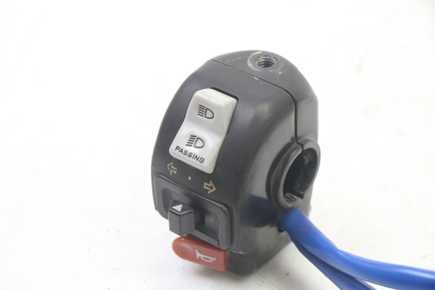 photo de INTERRUPTOR DE LUCES IZQUIERDO. KYMCO AGILITY 4T 50 (2018 - 2022) - Zoom estado de uso